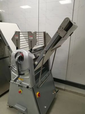 rullo resistente rivedibile della pasta di Yasur 0.75kw della macchina di Sheeter della pasta del forno di 500mm